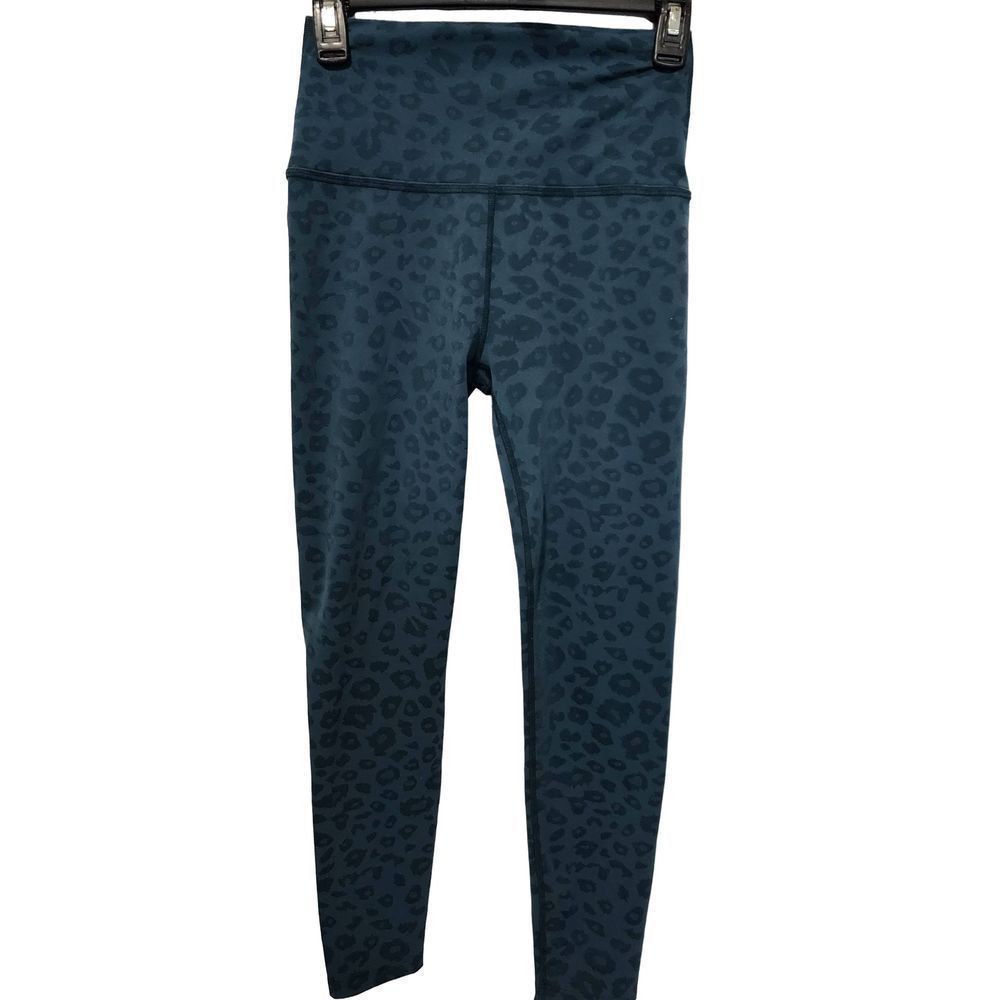 Beyond Yoga Leopard high waisted midi legging navy blue Size M - Picture 1 of 7